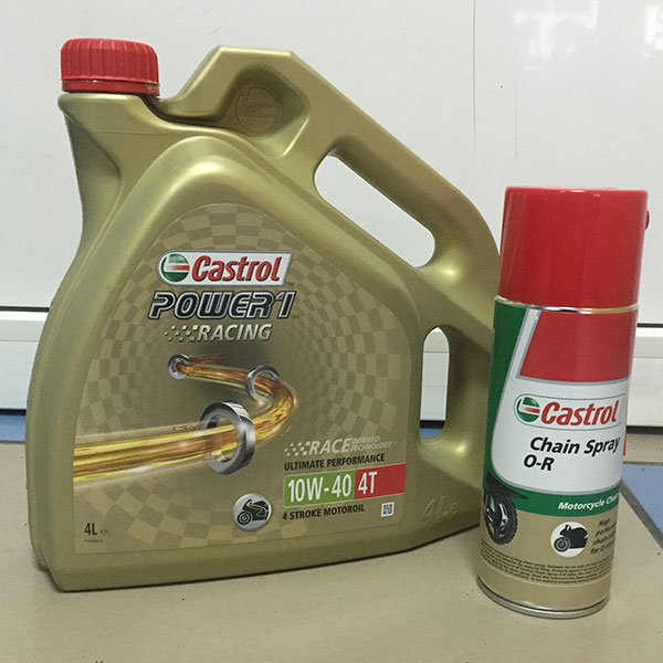 Какое масло 10в40. Кастрол Power 4t. Castrol 10w 40 мотоциклетное. 15688b Castrol. Castrol 4+1.