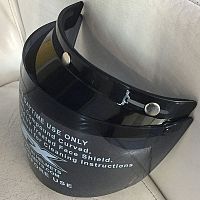 картинка Стекло для шлема универсальное 3 кнопки AFX dark 16704 от магазина moto-bazar61.ru