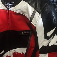 картинка КУРТКА  кожа MQP ACES blk/white/red 54 15698 от магазина moto-bazar61.ru