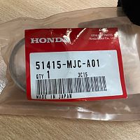 картинка Втулка направляющая на вилку HONDA 51415-MJC-A01 от магазина moto-bazar61.ru