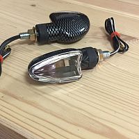картинка Поворотники на ножке EMGO RoadHawk Carbon/Clear 61-83733 от магазина moto-bazar61.ru
