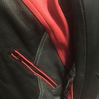 картинка КУРТКА  кожа ON THE ROAD blk/wh/red 52 15695 от магазина moto-bazar61.ru
