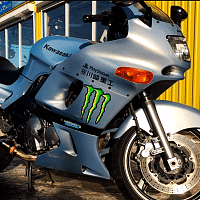 картинка KAWASAKI ZZR 400-2 ZX400N-036010 2003 г.в. от магазина moto-bazar61.ru