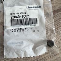 картинка Колпачок маслосъёмный KAWASAKI 92049-1062 от магазина moto-bazar61.ru