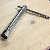 картинка Ключ свечной EK 18mm 16905 от магазина moto-bazar61.ru