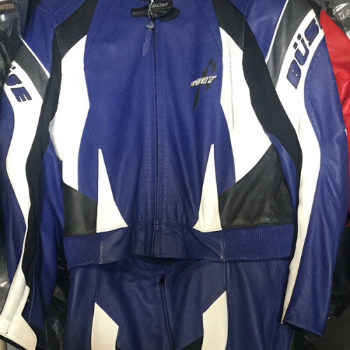 картинка Комбинезон  кожа BUSE Spirit blk/blue/wh 54 32010B от магазина moto-bazar61.ru фото 2
