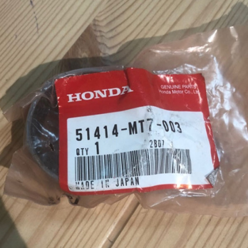 картинка Втулка направляющая на вилку HONDA 51414-MT7-003 от магазина moto-bazar61.ru