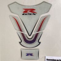 картинка Наклейка на бак Suzuki GSX-R wh/blue/red 19349 от магазина moto-bazar61.ru