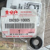 картинка Cальник SUZUKI 09283-10005 (10X20X5) от магазина moto-bazar61.ru