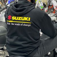 Толстовка SUZUKI черный L фото сбоку | Moto-Bazar