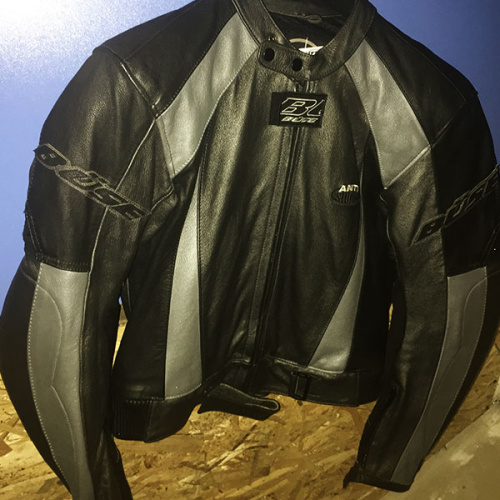картинка КУРТКА  кожа BUSE AntiShock blk/grey/silver 52 15692 от магазина moto-bazar61.ru фото 3