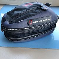 картинка Cумка на бак SW-MOTECH BAGS CONNECTION DAYPACK BC.TRS.00.008.10000 от магазина moto-bazar61.ru