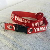 картинка Шнурок для ключей YAMAHA red/white Y11-402 от магазина moto-bazar61.ru