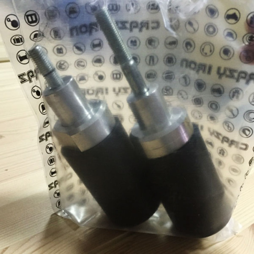 картинка Слайдеры CRAZY IRON VFR800 99-09 задние 1114 от магазина moto-bazar61.ru