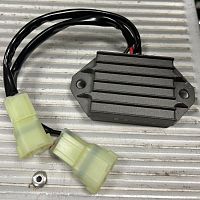 картинка Реле YAMAHA YZ450F 10-13 33D-81960-00 28662 от магазина moto-bazar61.ru
