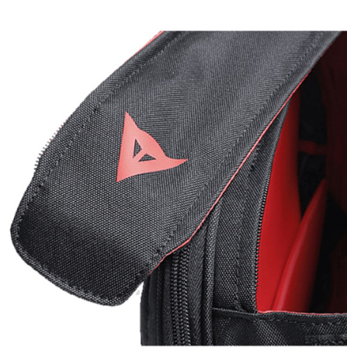 картинка Cумка багажная DAINESE W01 Stealth-black 22/30L 93353 от магазина moto-bazar61.ru фото 2
