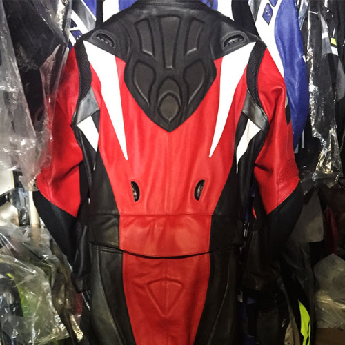 картинка Комбинезон  кожа BUSE Dynamic blk/red/wh 54 4460C от магазина moto-bazar61.ru фото 3