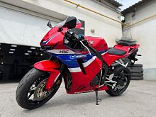 Мотоцикл HONDA CBR 600 RR ABS PC40-1801140 2022 - вид спереди и сбоку