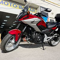 Мотоцикл HONDA NC 750 XDA ABS RC90-1001361 2016 - вид спереди и сбоку