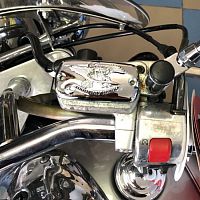 картинка Крышка торм цилиндра Live to Ride logo 451-001 от магазина moto-bazar61.ru